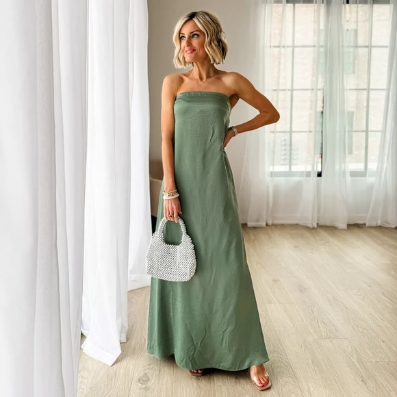 Abercrombie & Fitch Strapless Trapeze Maxi Dress - Picture 3 of 10